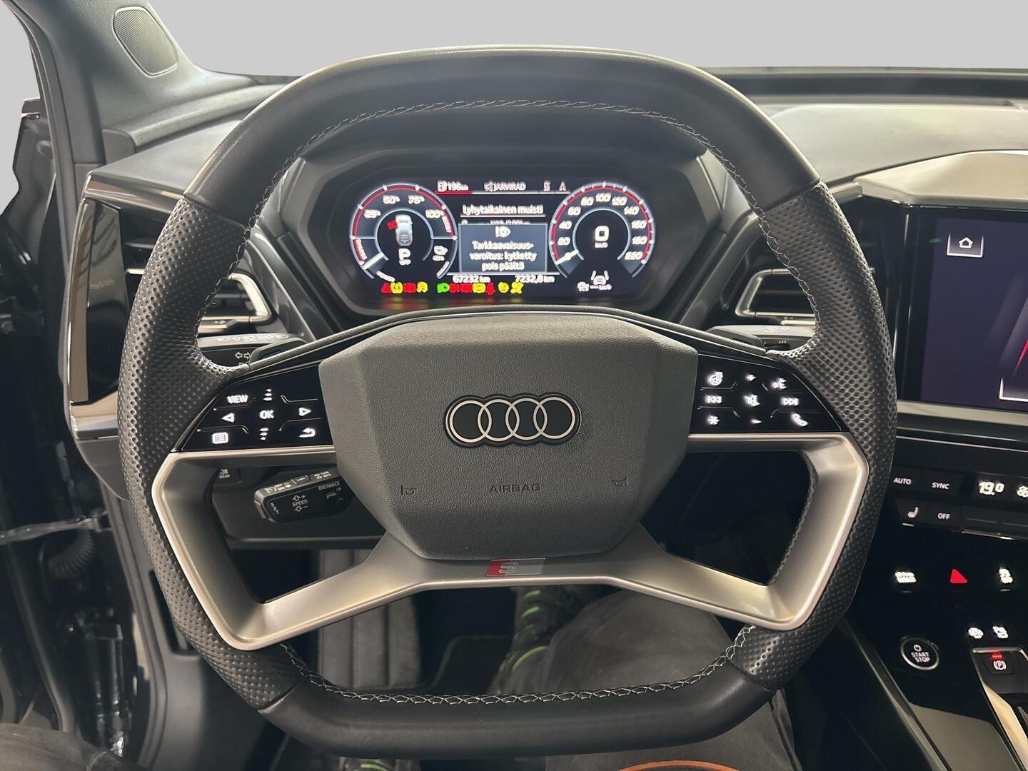 AUDI Q4 E-TRON 2024