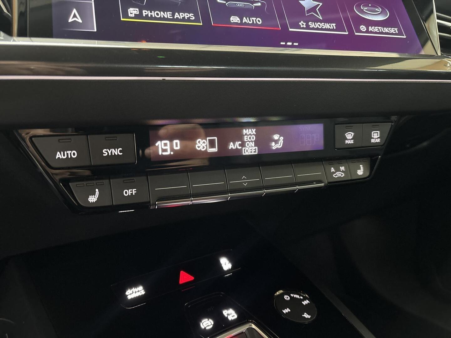 AUDI Q4 E-TRON 2024