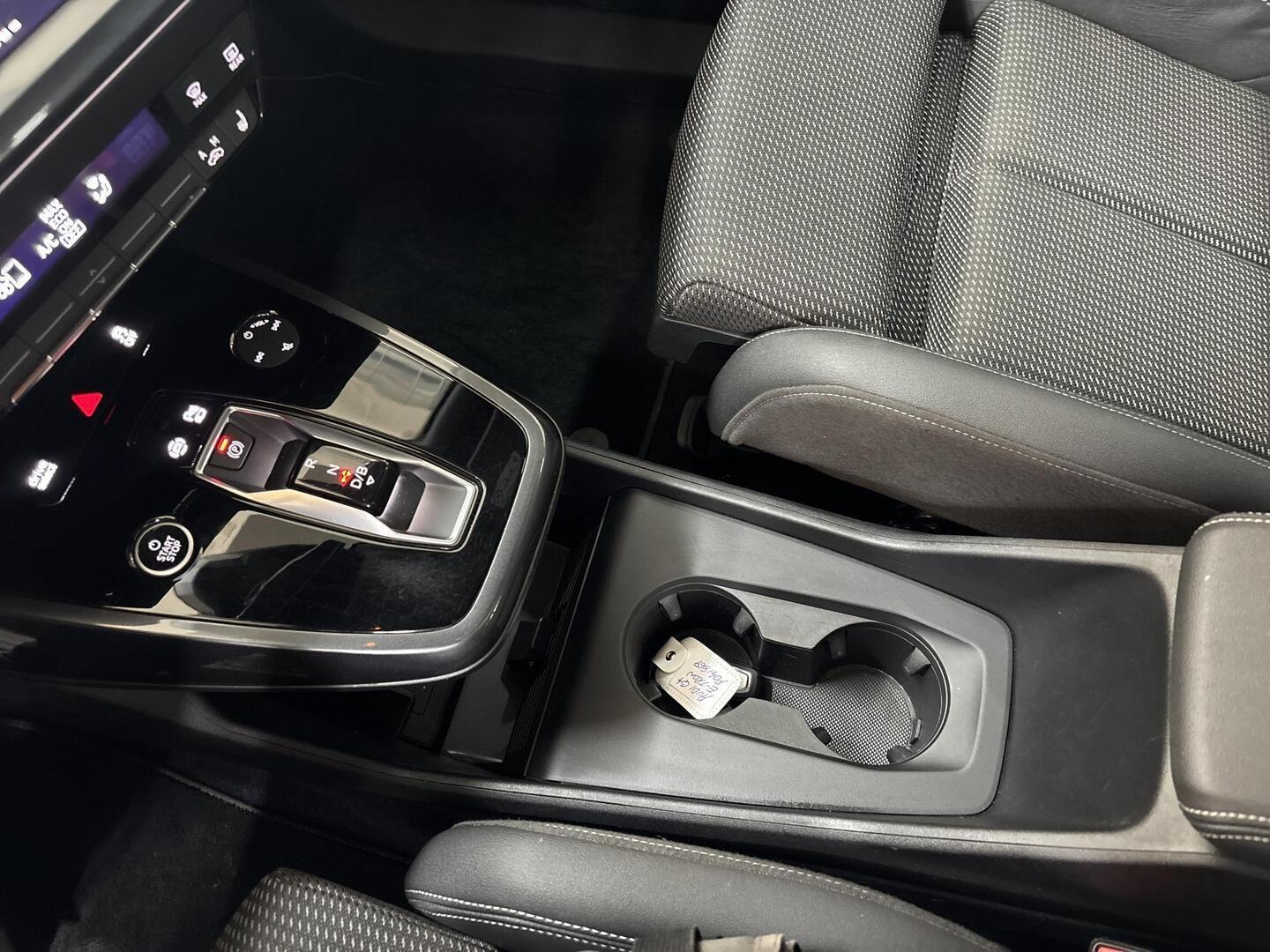 AUDI Q4 E-TRON 2024