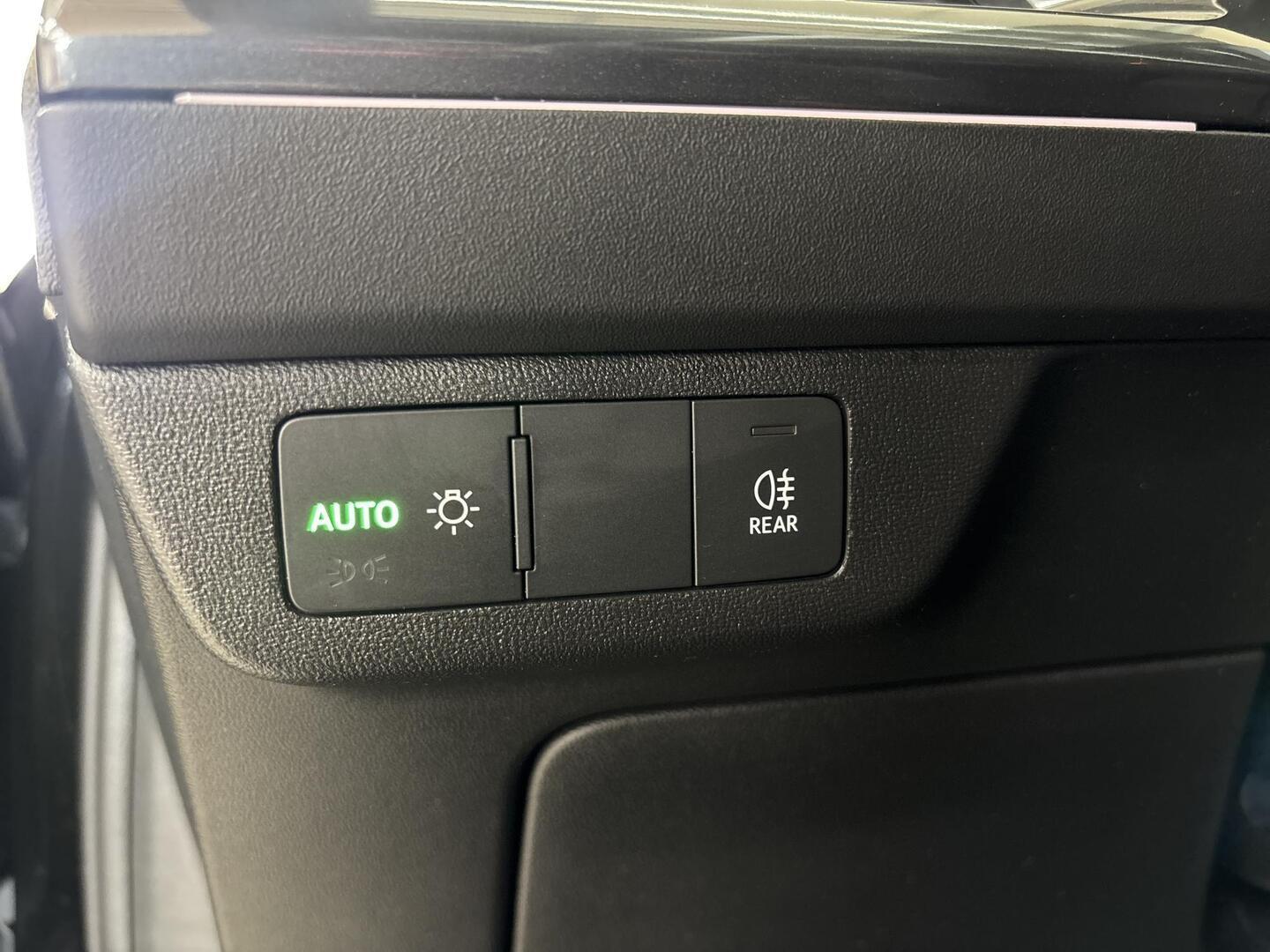 AUDI Q4 E-TRON 2024