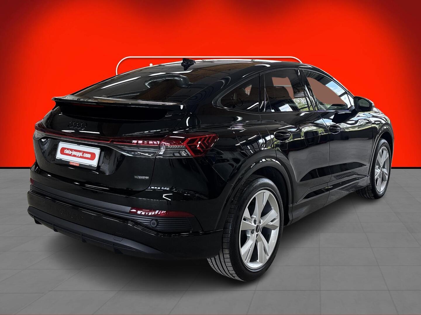 AUDI Q4 E-TRON 2024