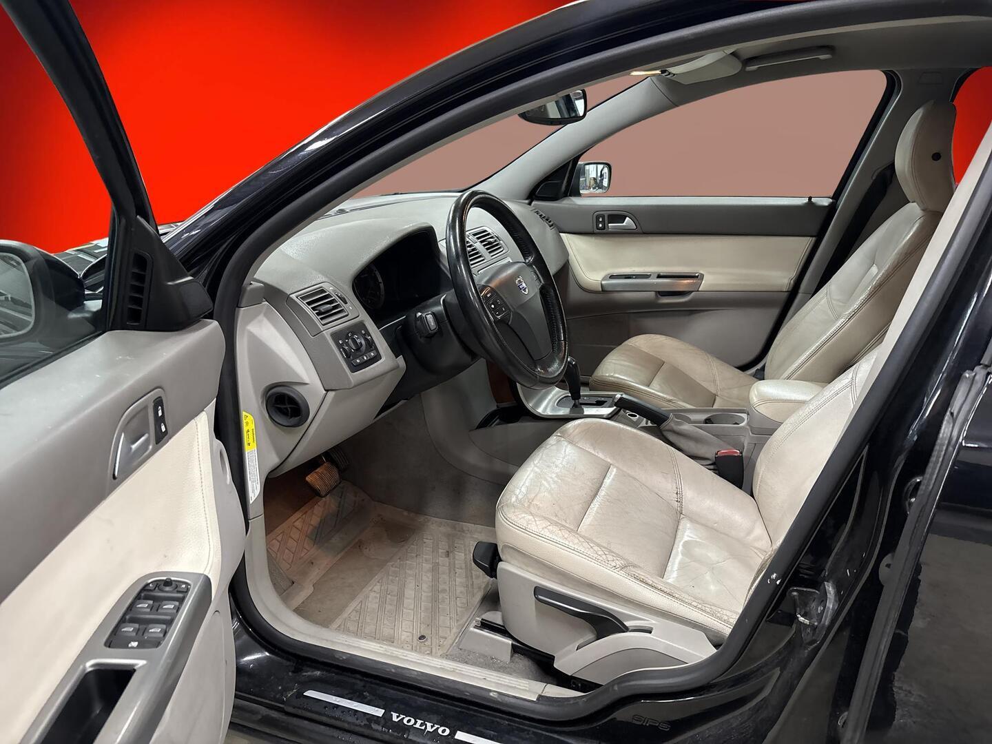 VOLVO V50 2004