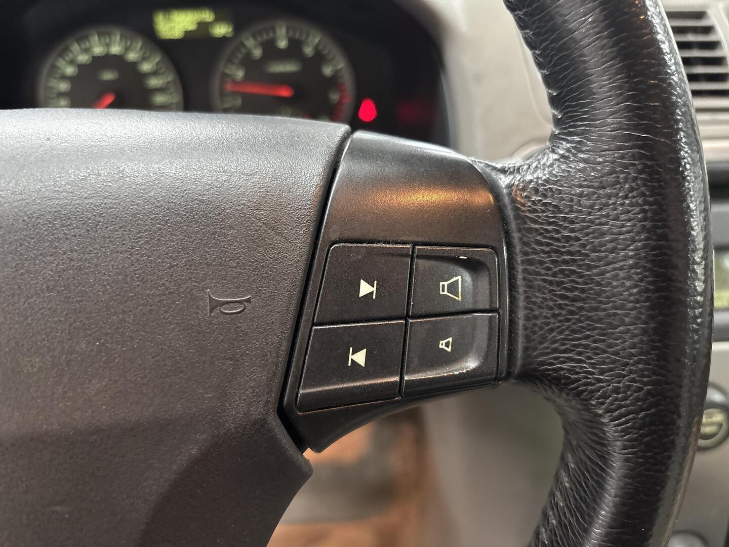 VOLVO V50 2004