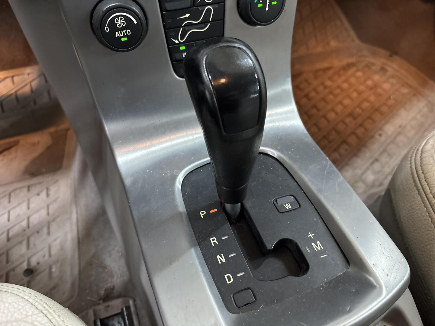VOLVO V50 2004