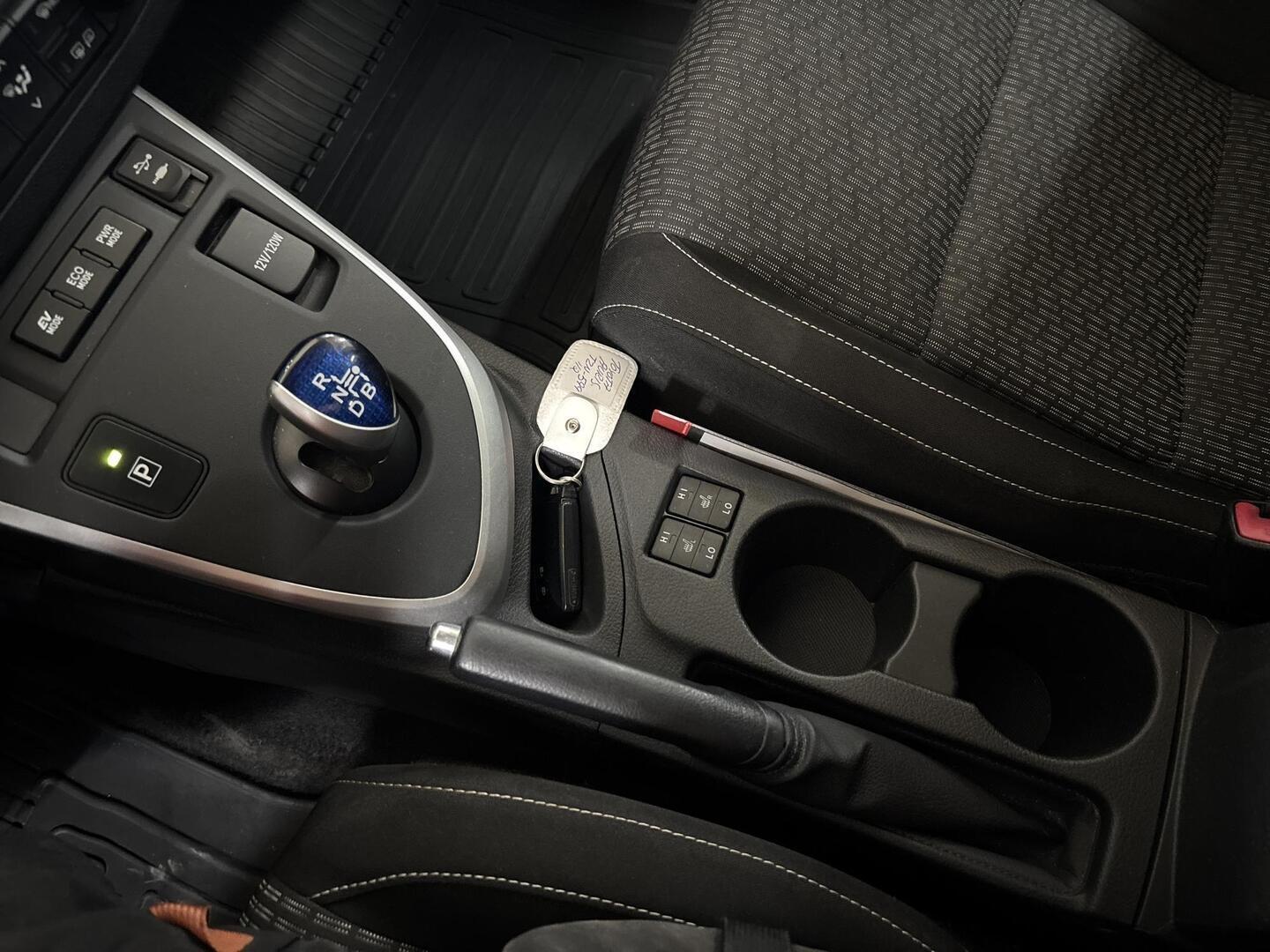 TOYOTA Auris 2015