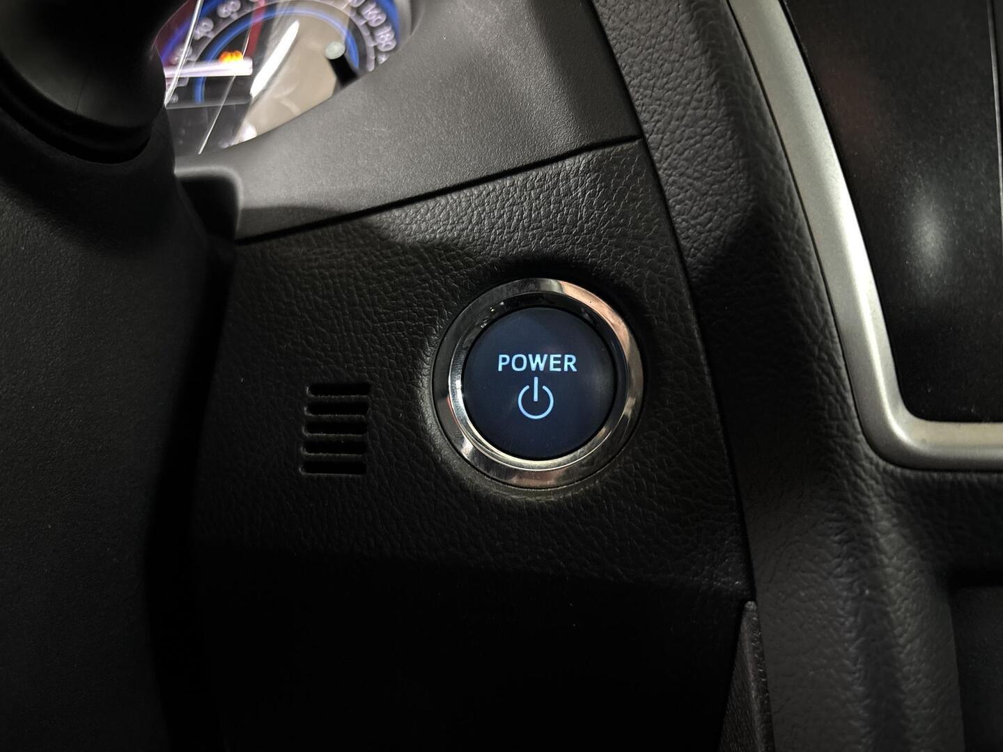 TOYOTA Auris 2015