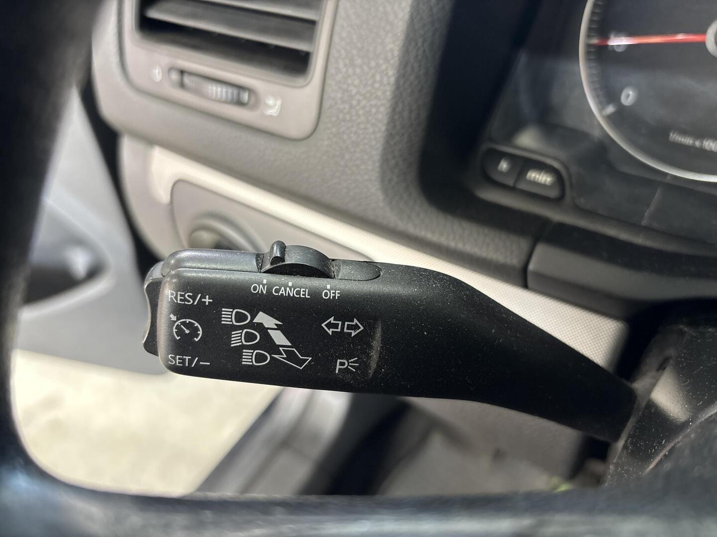 VOLKSWAGEN Golf 2008