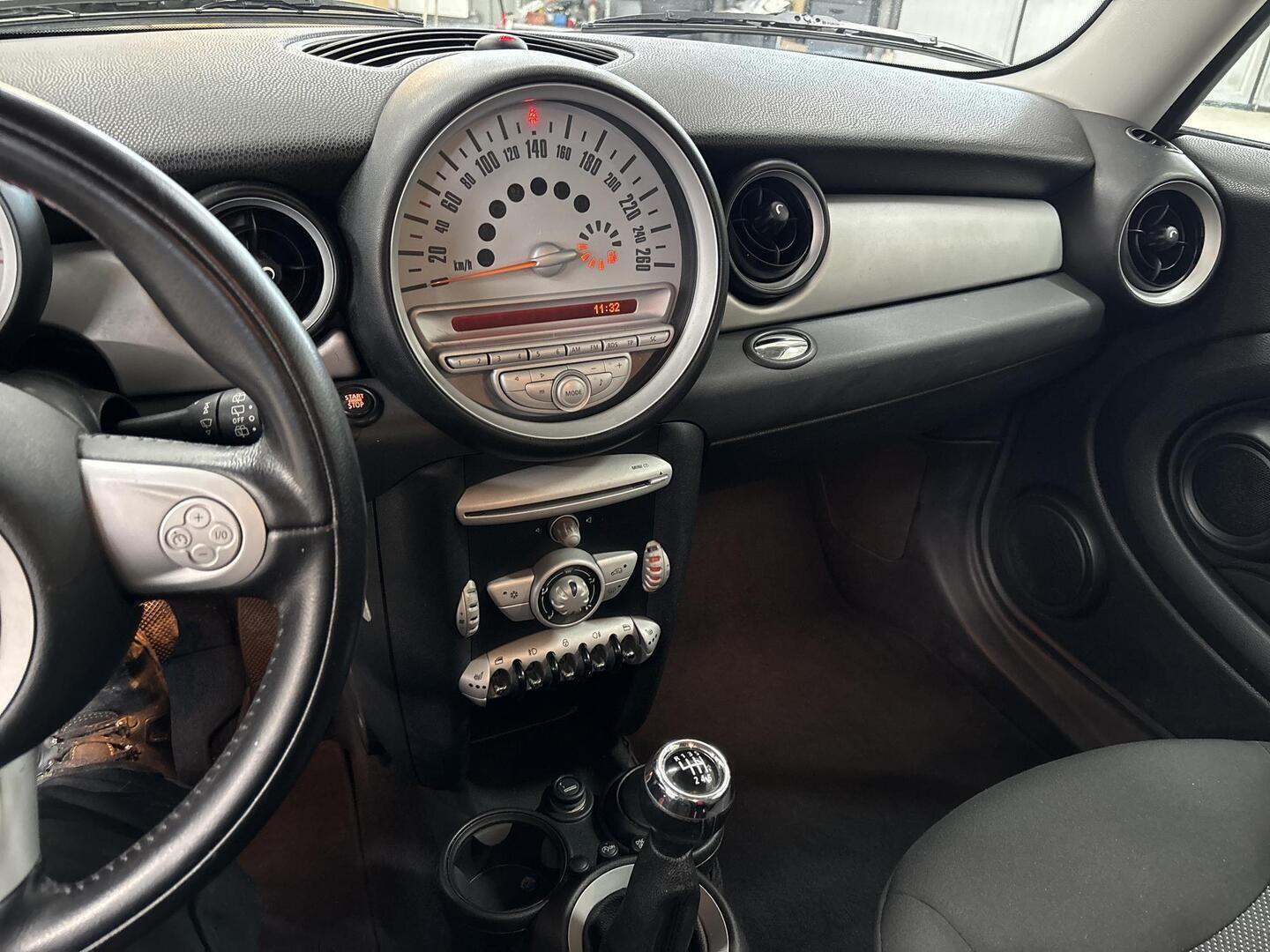 MINI Cooper 2010