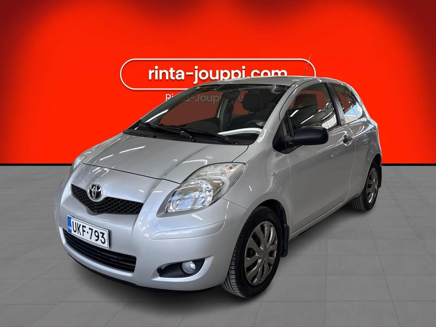 TOYOTA Yaris 2010
