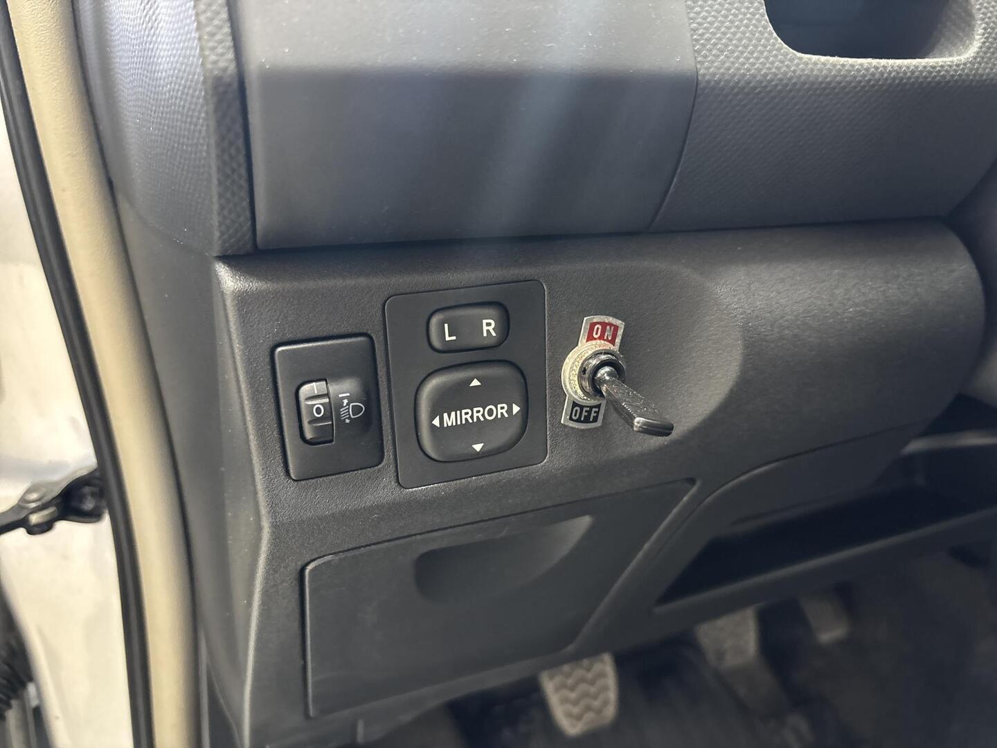 TOYOTA Yaris 2010