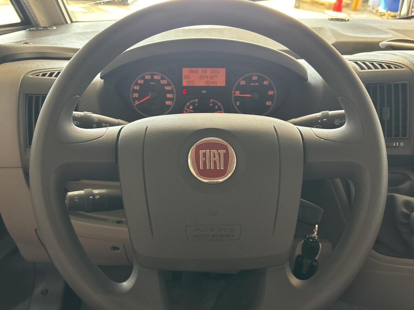 LMC LIBERTY I 520 2011