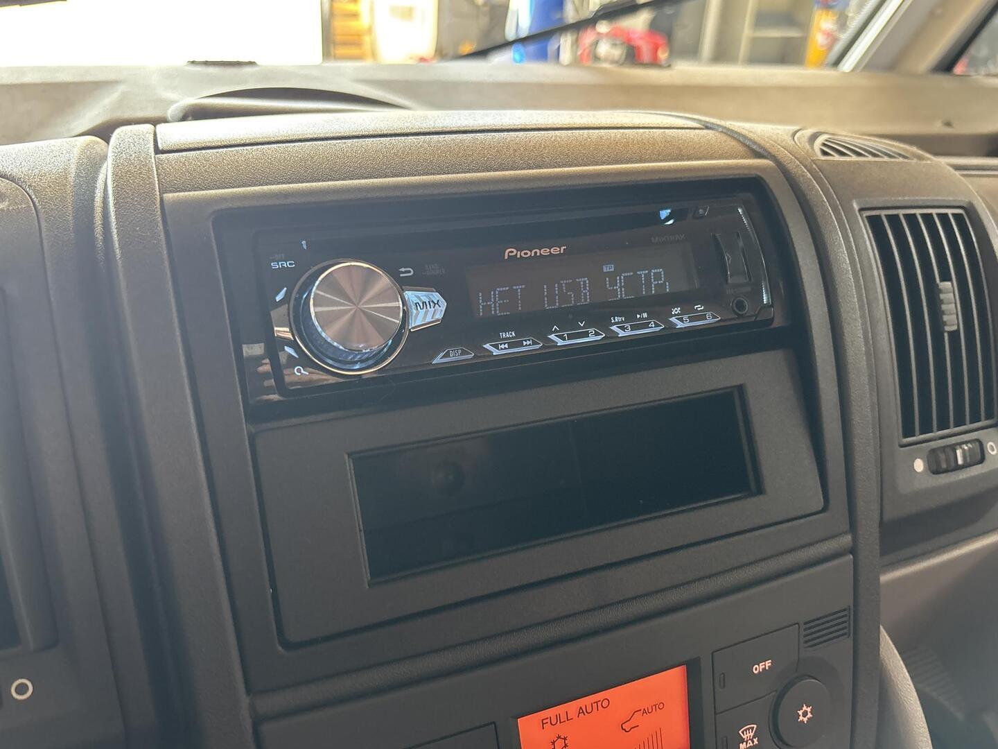 LMC LIBERTY I 520 2011