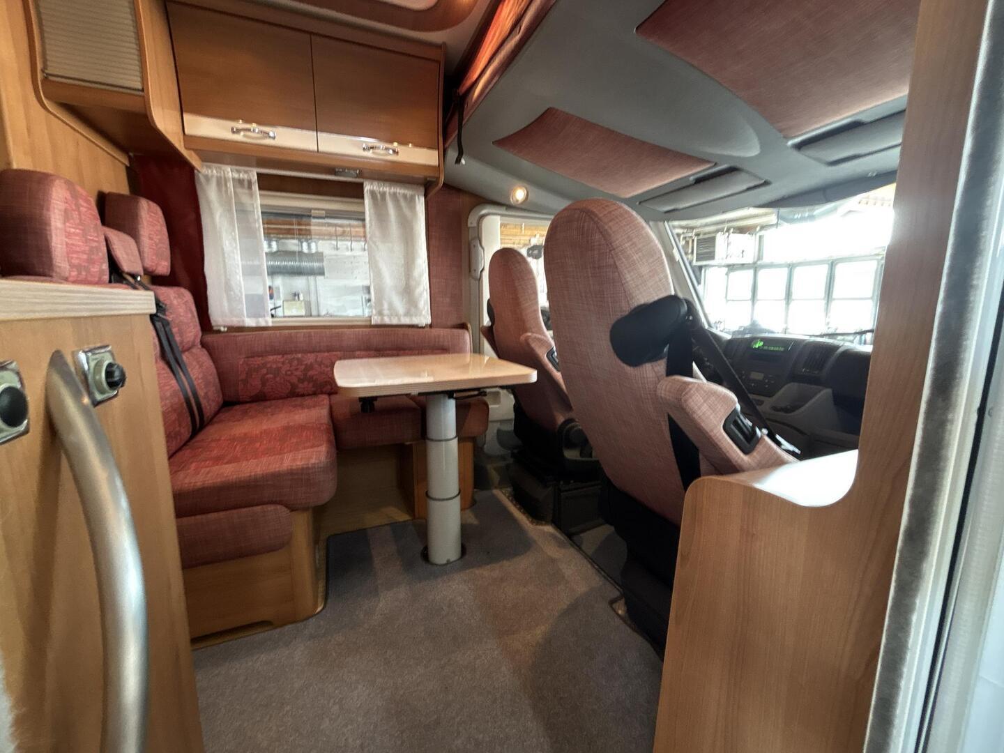 LMC LIBERTY I 520 2011