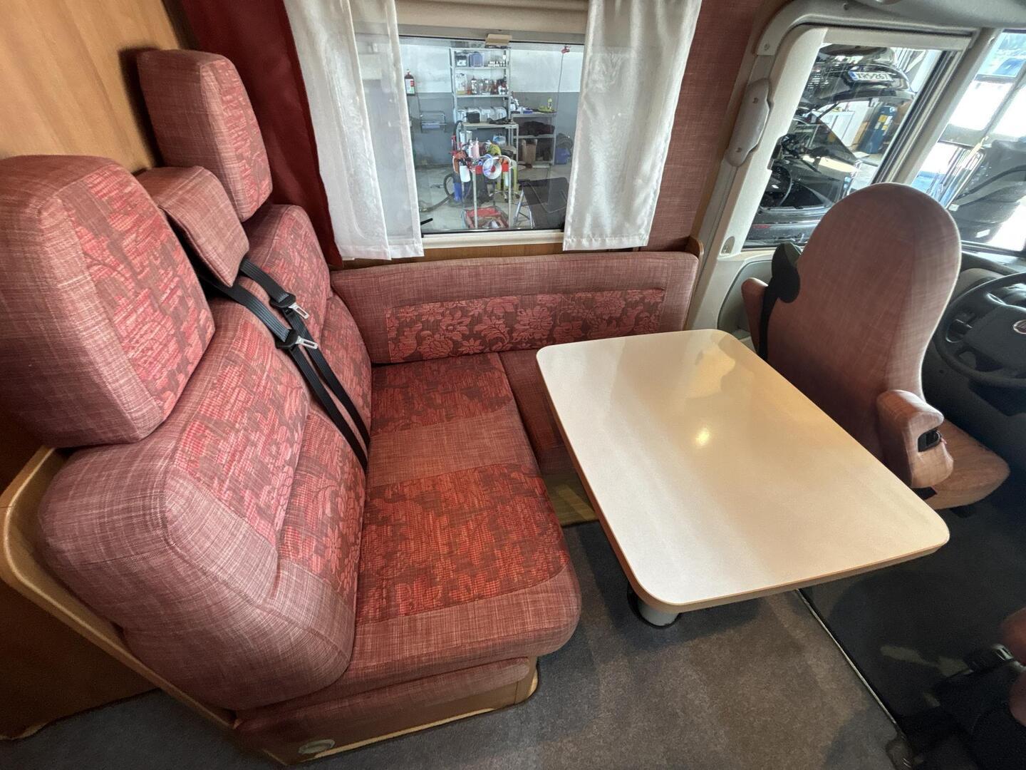 LMC LIBERTY I 520 2011