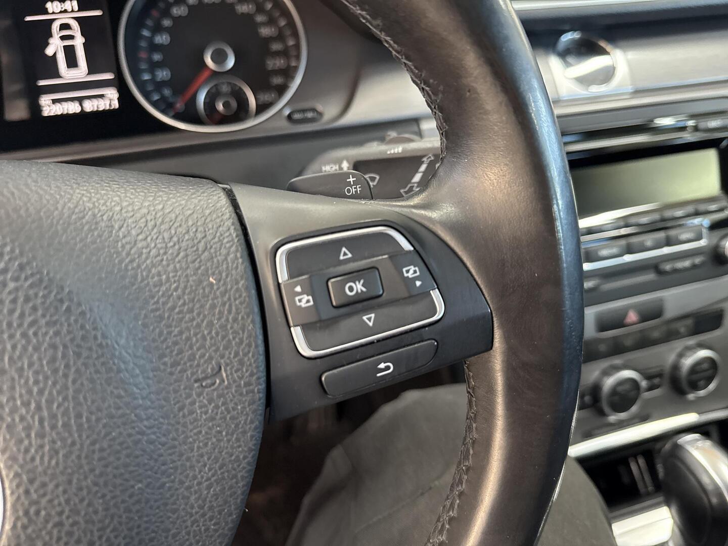 VOLKSWAGEN Passat 2014