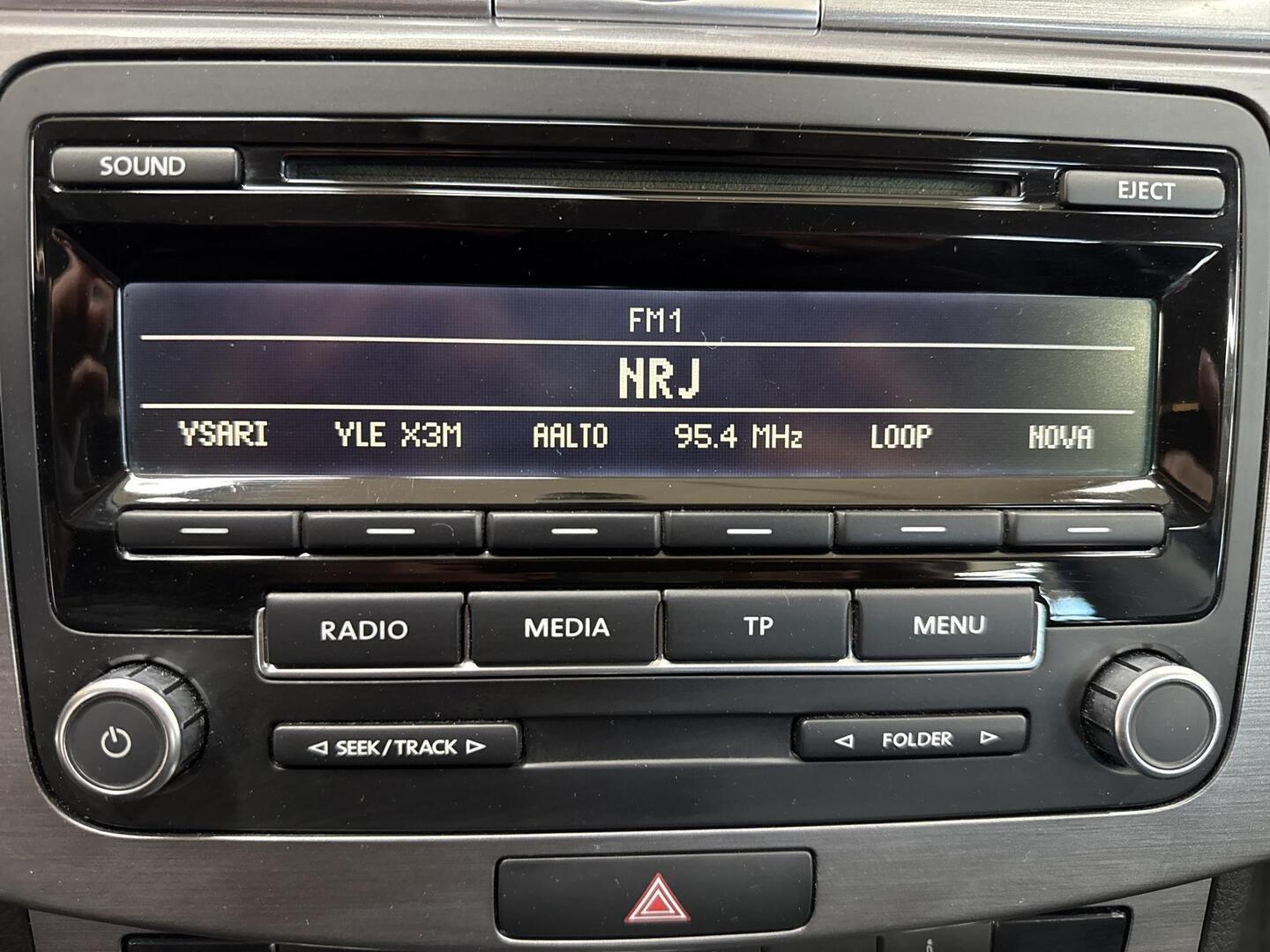 VOLKSWAGEN Passat 2014