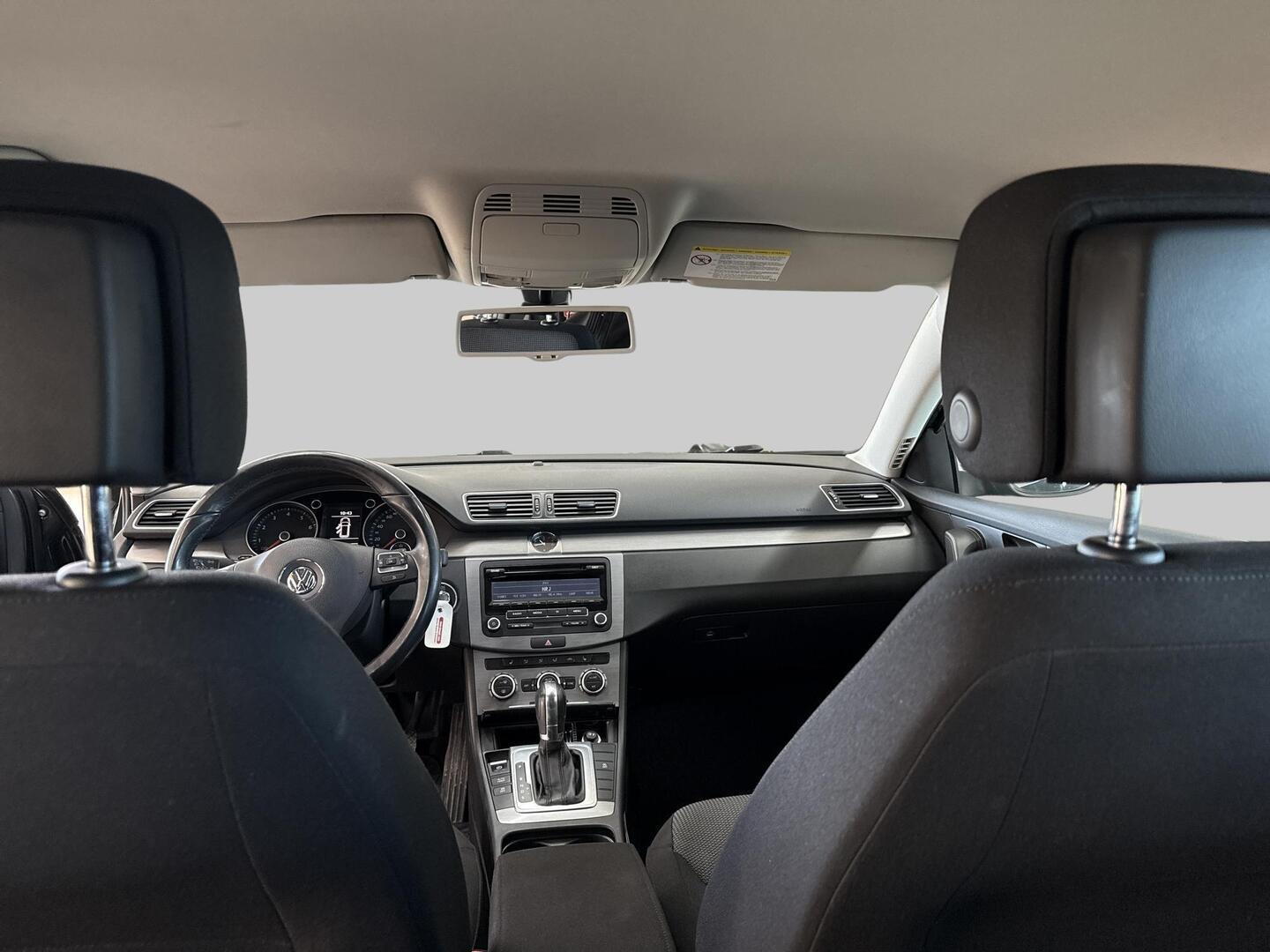 VOLKSWAGEN Passat 2014