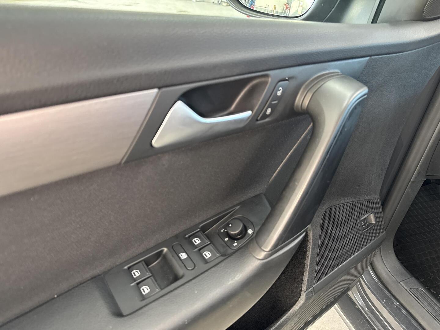 VOLKSWAGEN Passat 2014