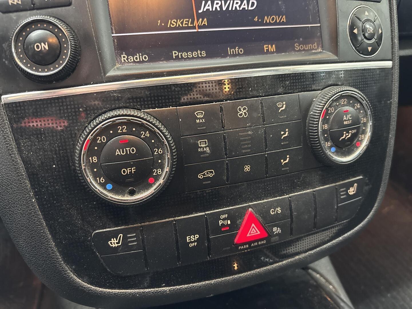 MERCEDES-BENZ R 2009