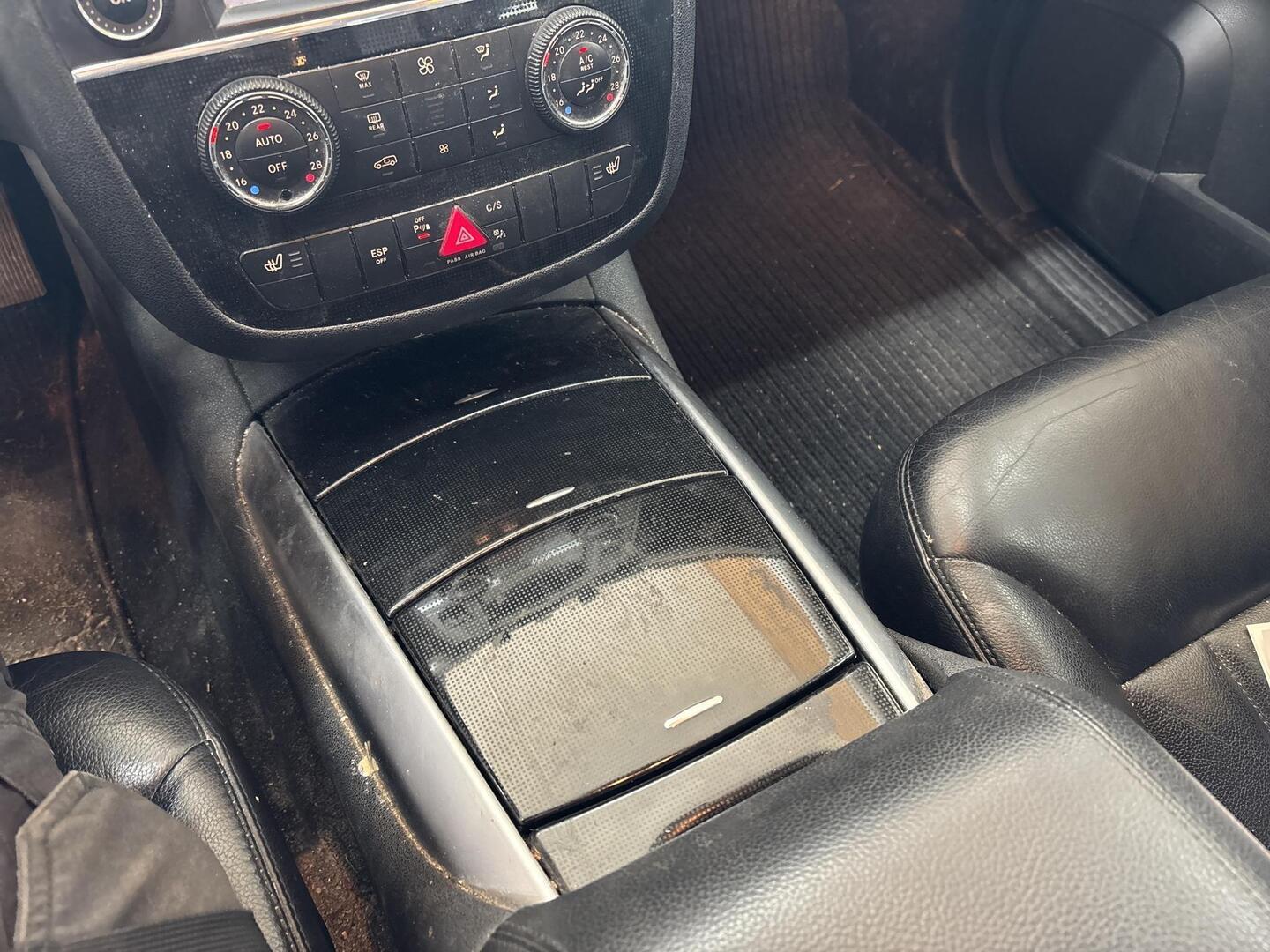 MERCEDES-BENZ R 2009