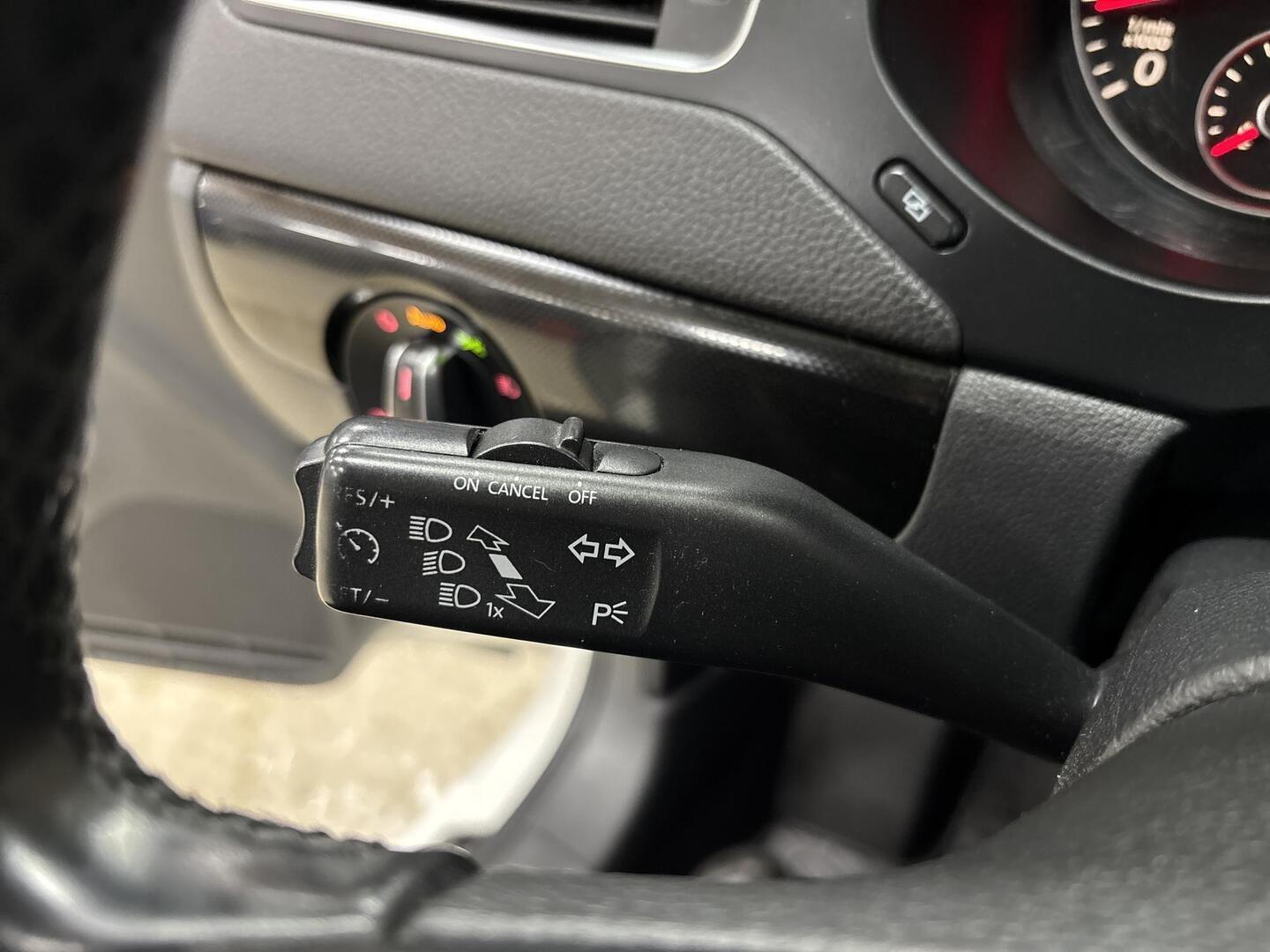 VOLKSWAGEN Jetta 2011