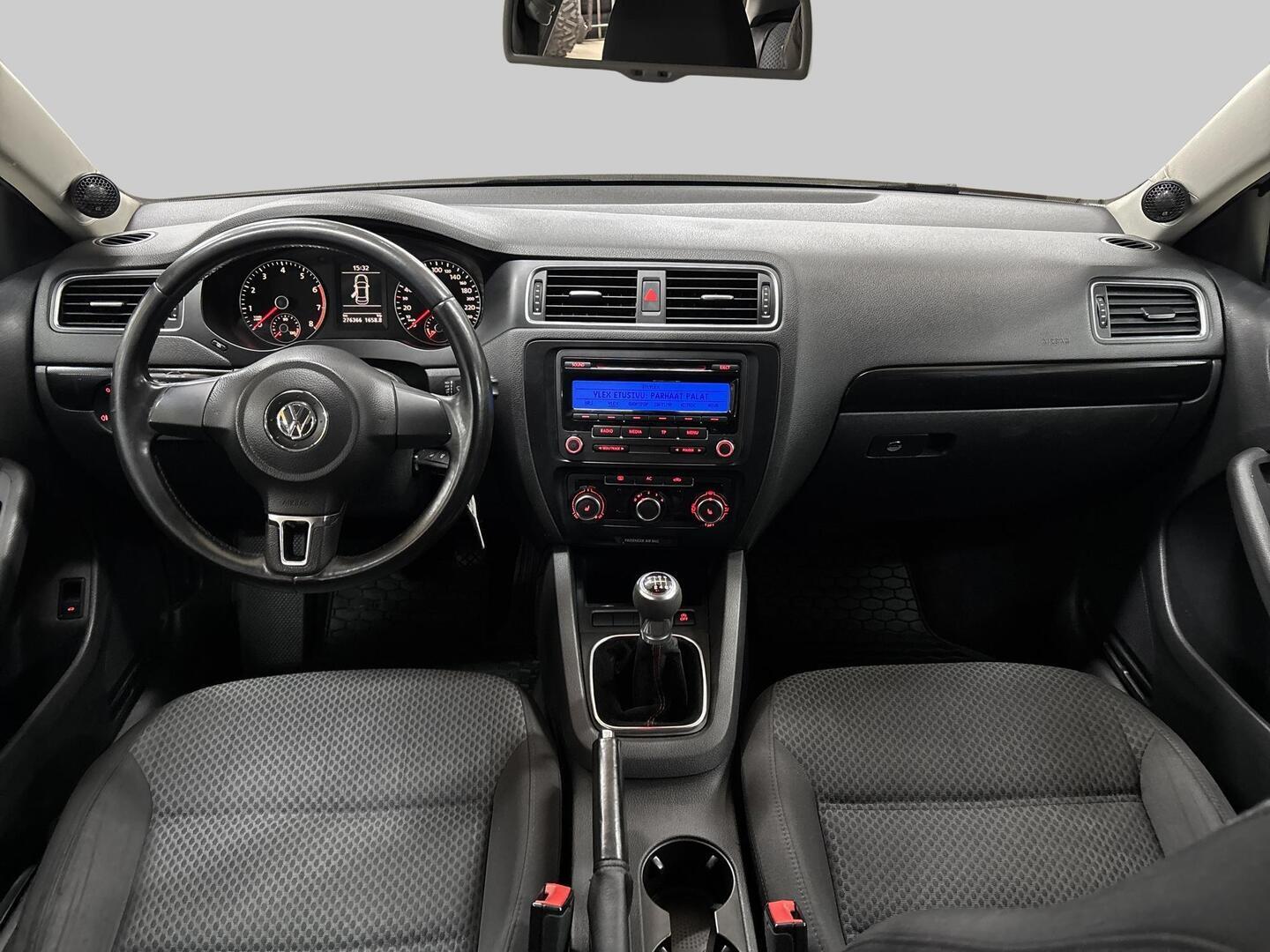 VOLKSWAGEN Jetta 2011