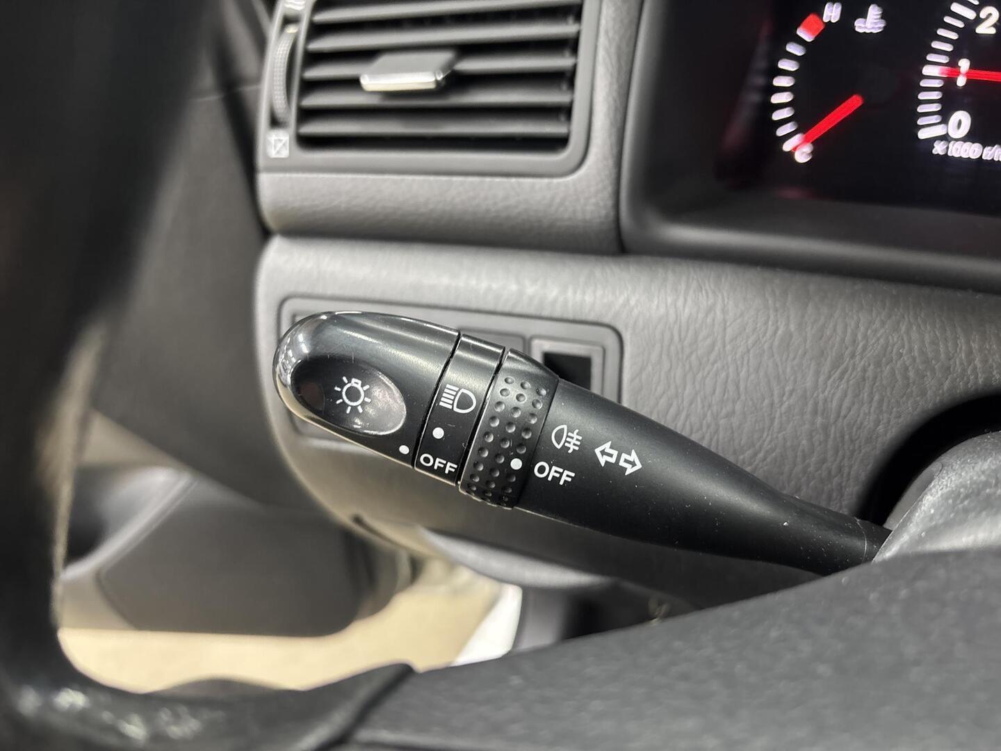 TOYOTA Corolla 2005