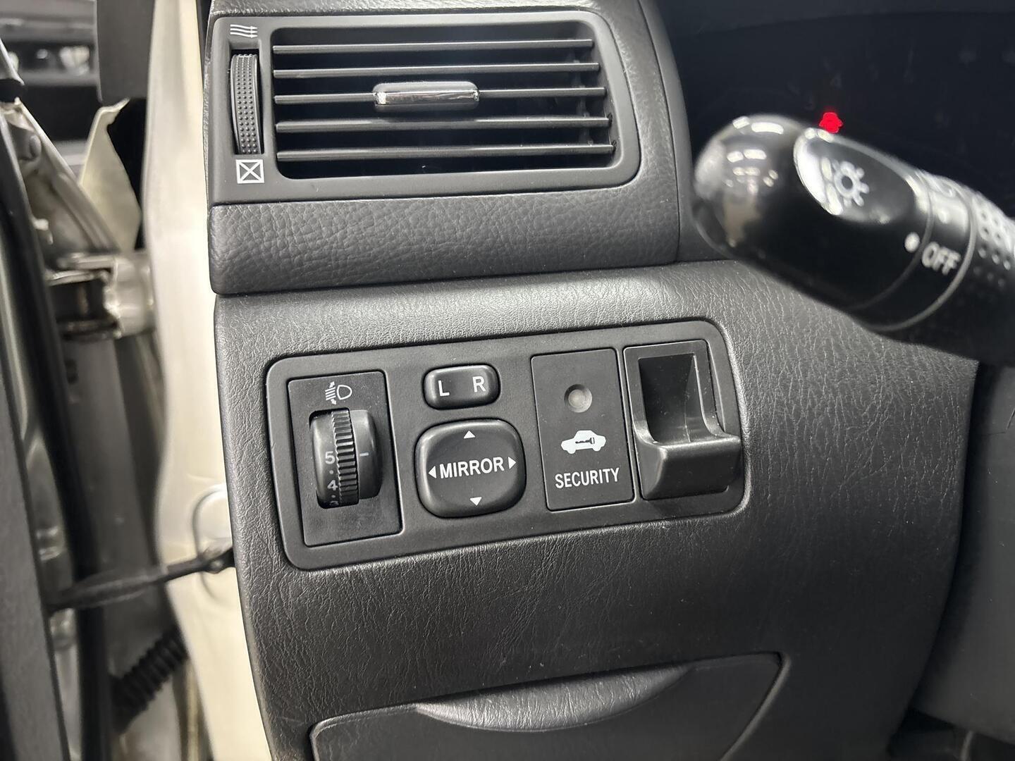 TOYOTA Corolla 2005