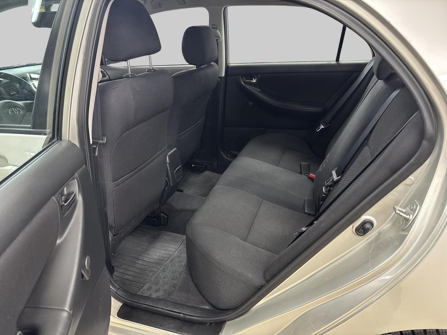 TOYOTA Corolla 2005