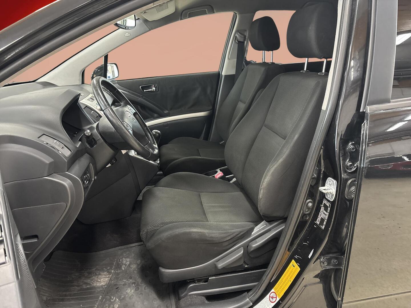 TOYOTA Corolla Verso 2006