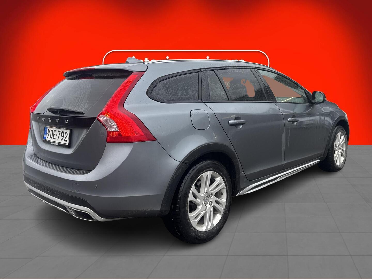 VOLVO V60 Cross Country 2017