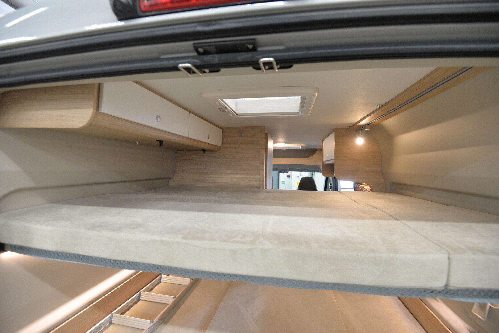 ROADCAR VAN R 601 2020