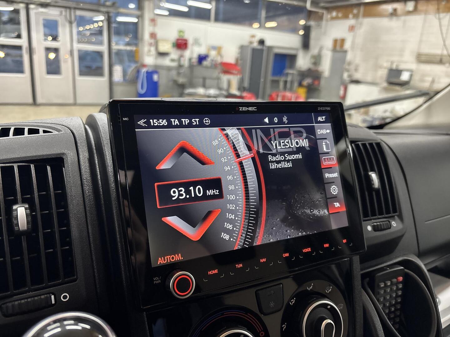 ROADCAR VAN R 601 2020