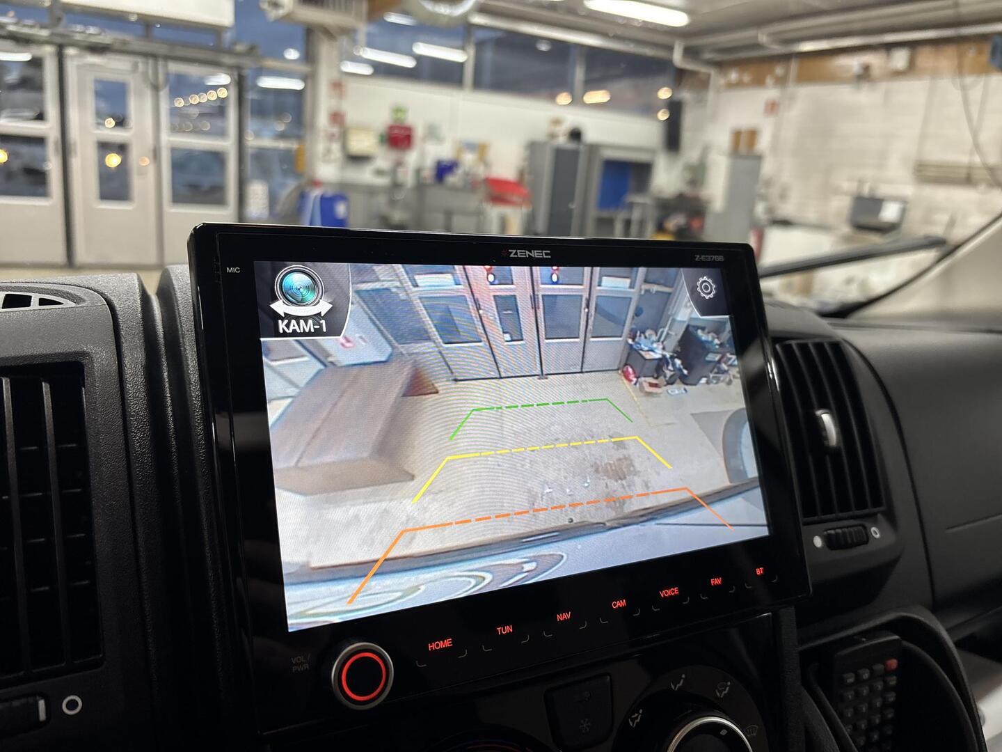 ROADCAR VAN R 601 2020