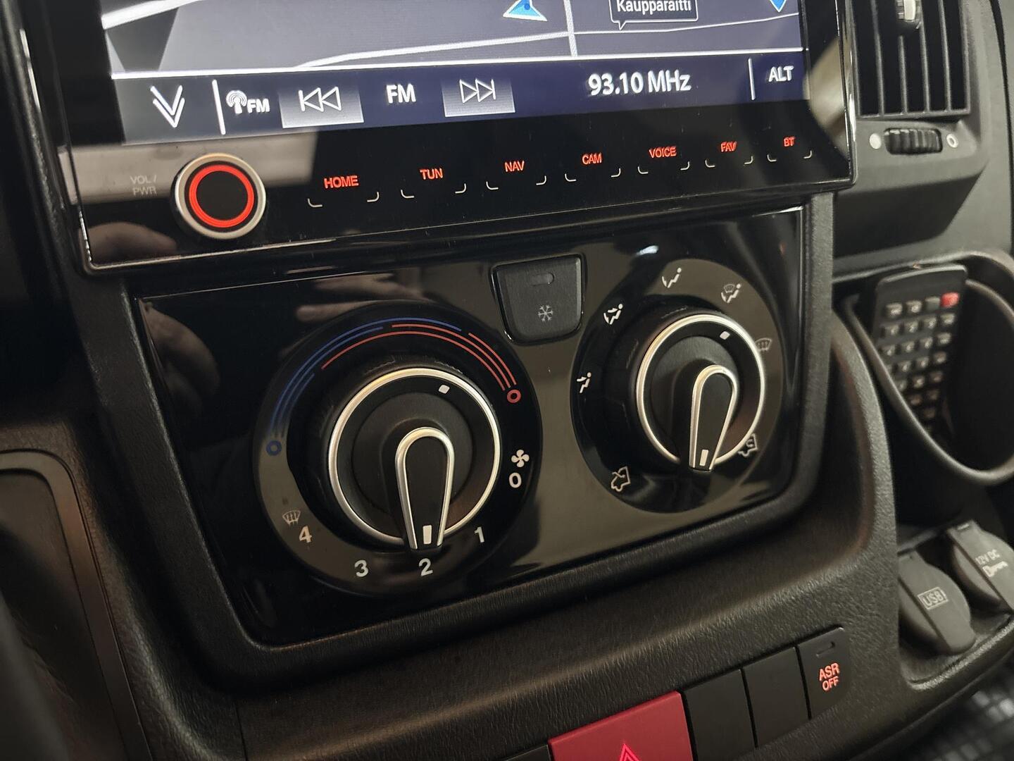 ROADCAR VAN R 601 2020