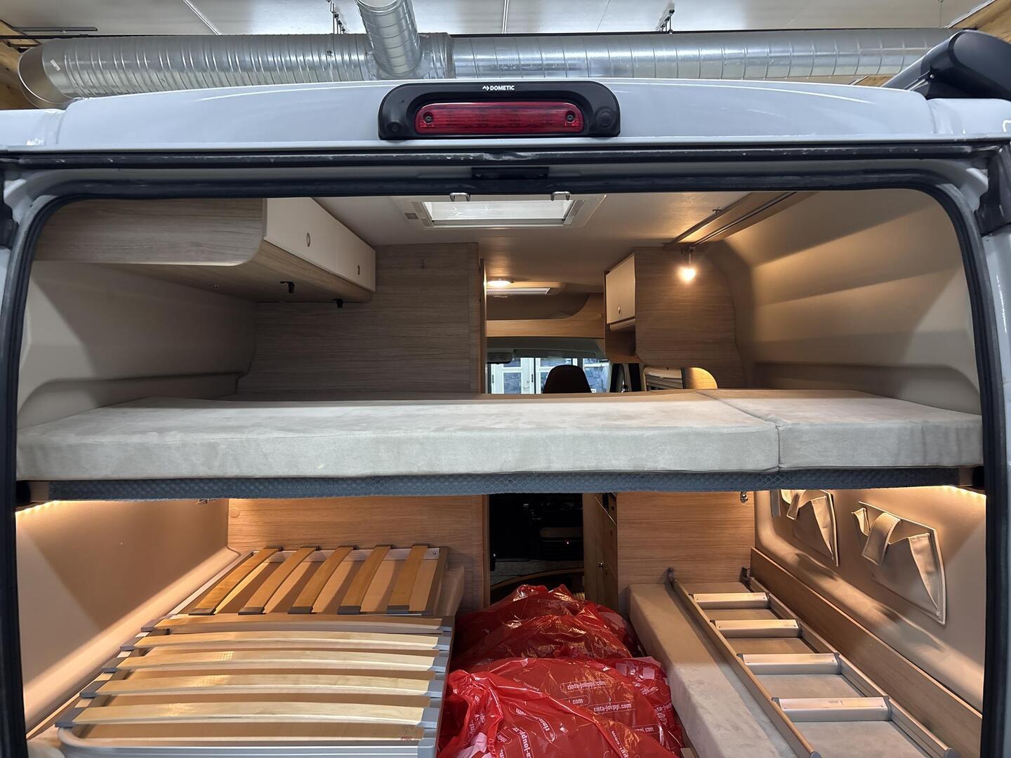 ROADCAR VAN R 601 2020