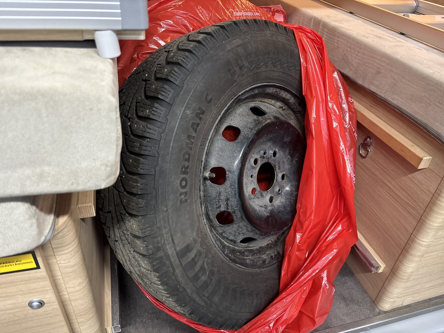 ROADCAR VAN R 601 2020