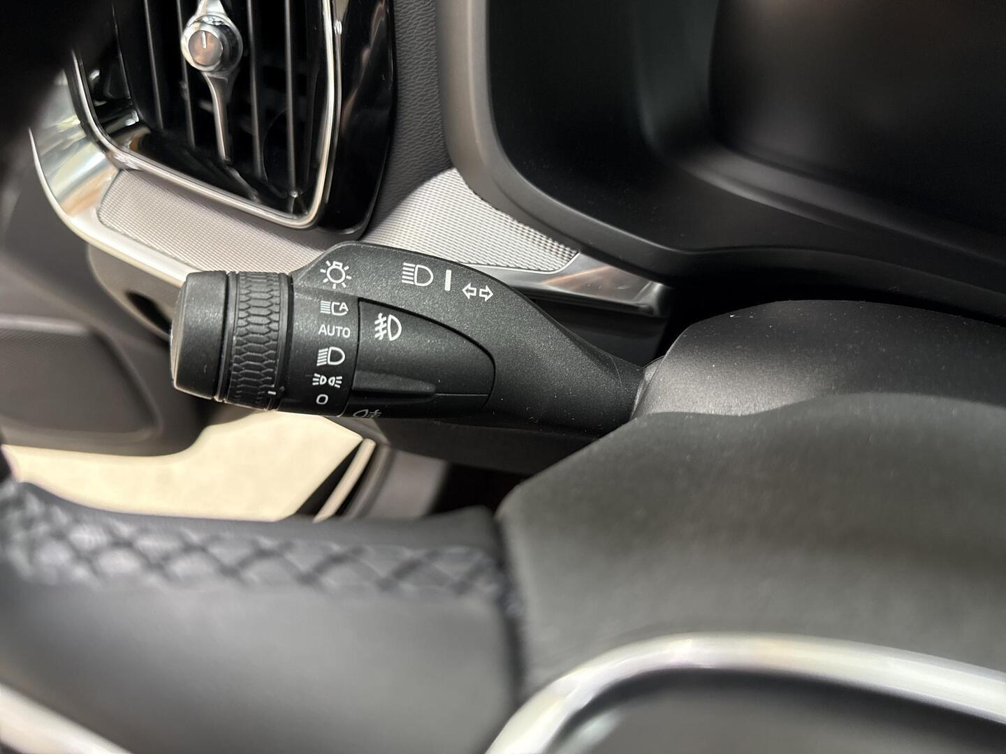 VOLVO V60 2021
