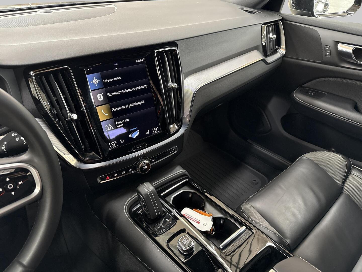 VOLVO V60 2021