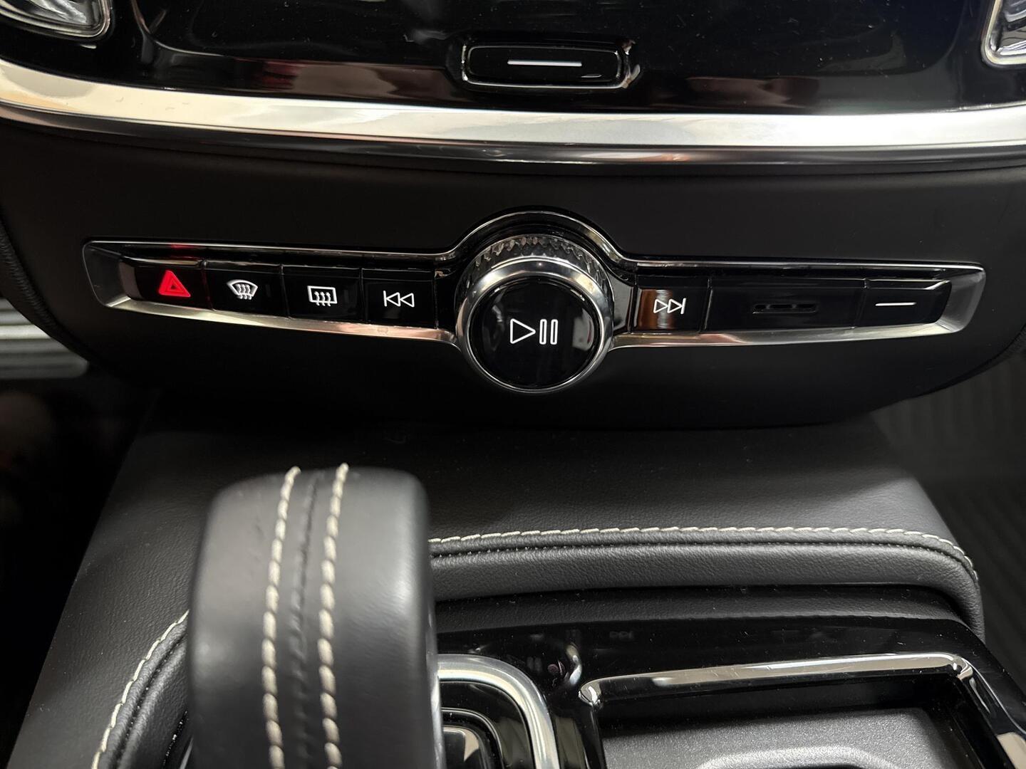 VOLVO V60 2021