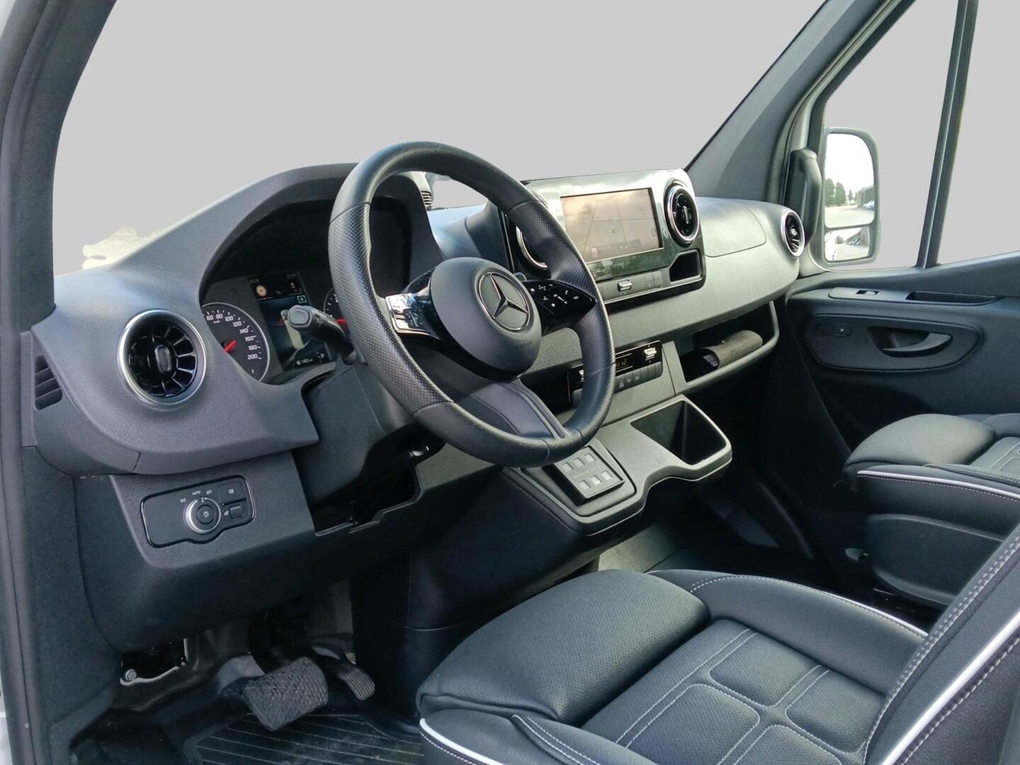 MERCEDES-BENZ Sprinter 2025