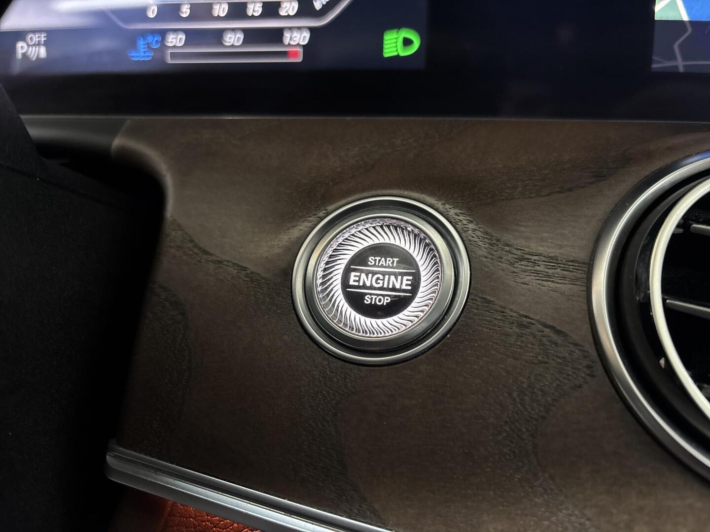 MERCEDES-BENZ E 2020