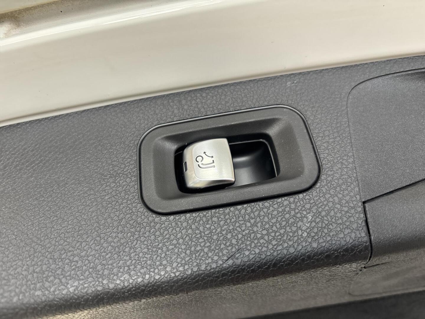 MERCEDES-BENZ E 2020