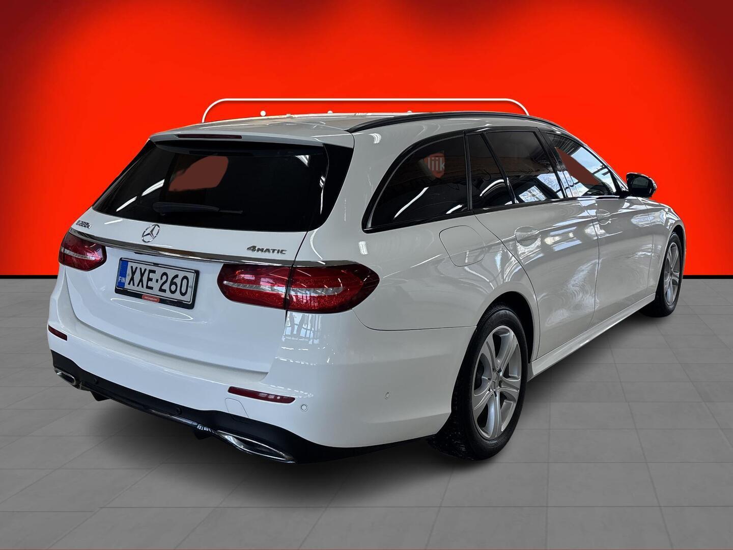 MERCEDES-BENZ E 2020