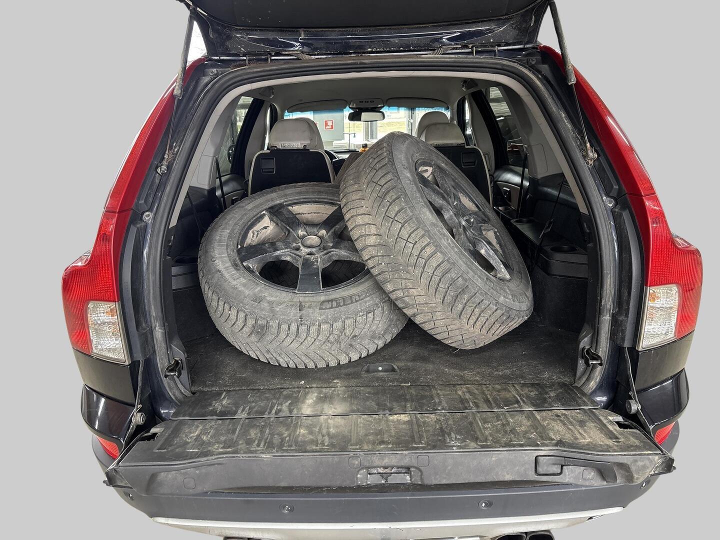 VOLVO XC90 2011