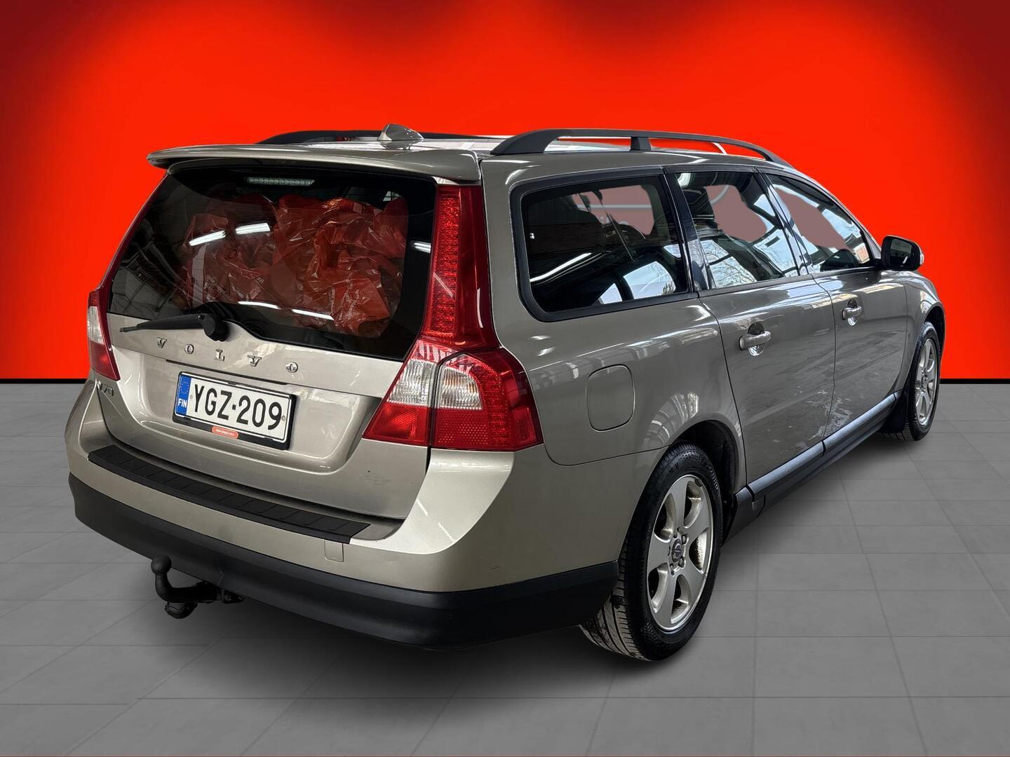 VOLVO V70 2008