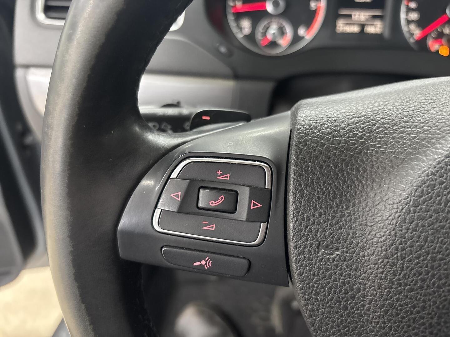 VOLKSWAGEN Jetta 2011