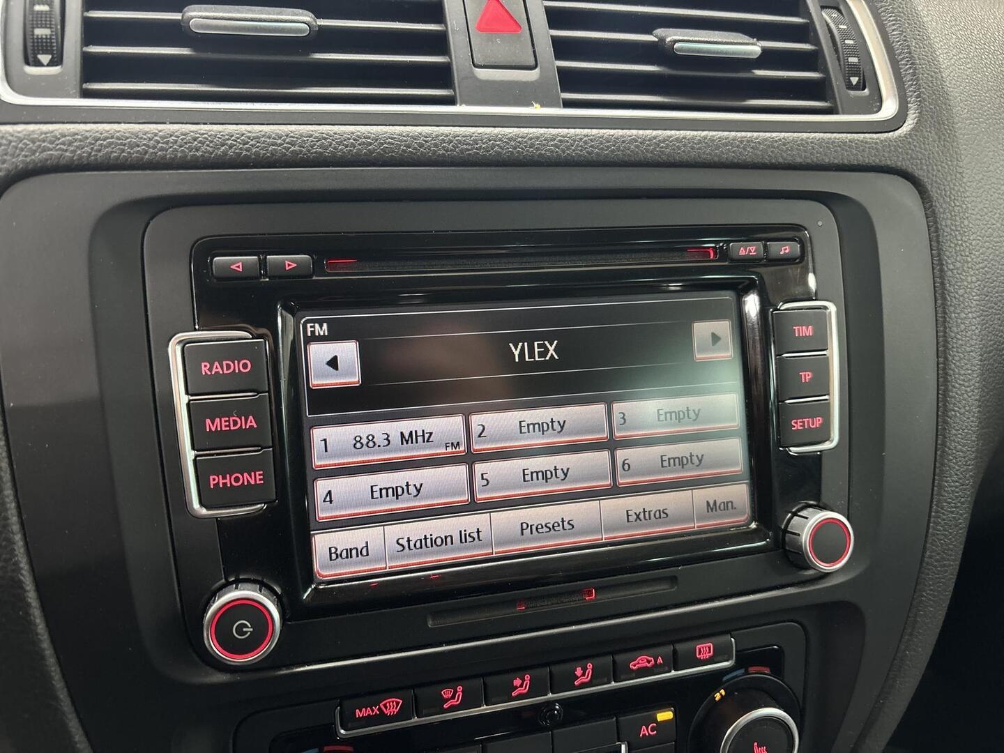 VOLKSWAGEN Jetta 2011