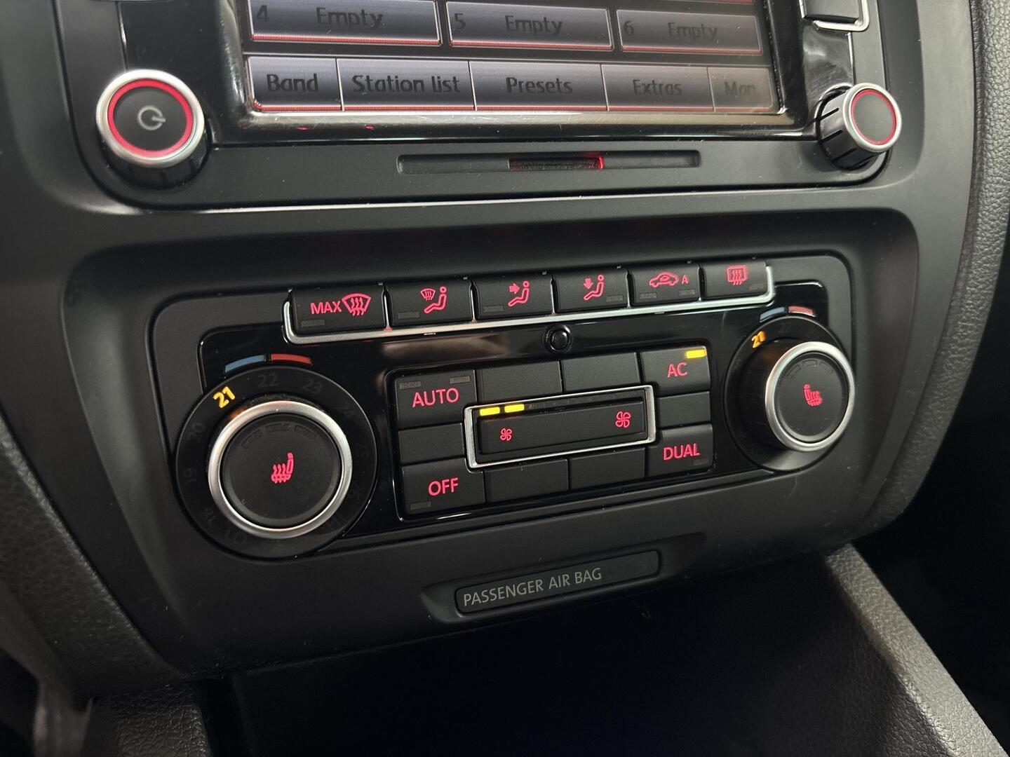 VOLKSWAGEN Jetta 2011