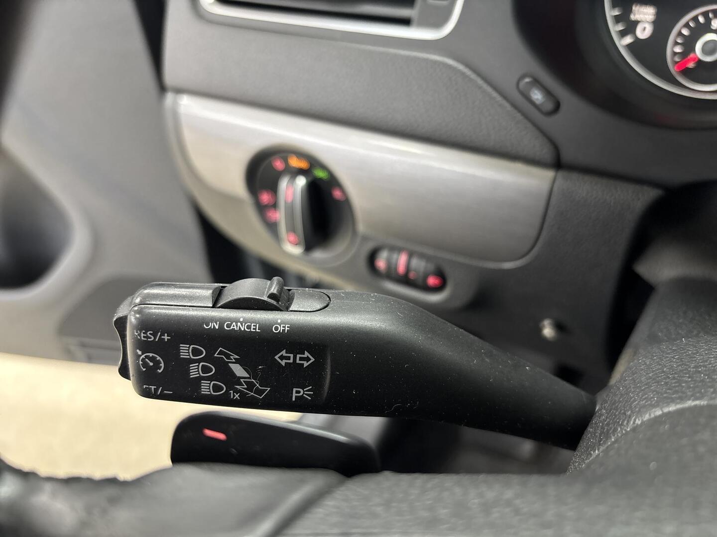 VOLKSWAGEN Jetta 2011